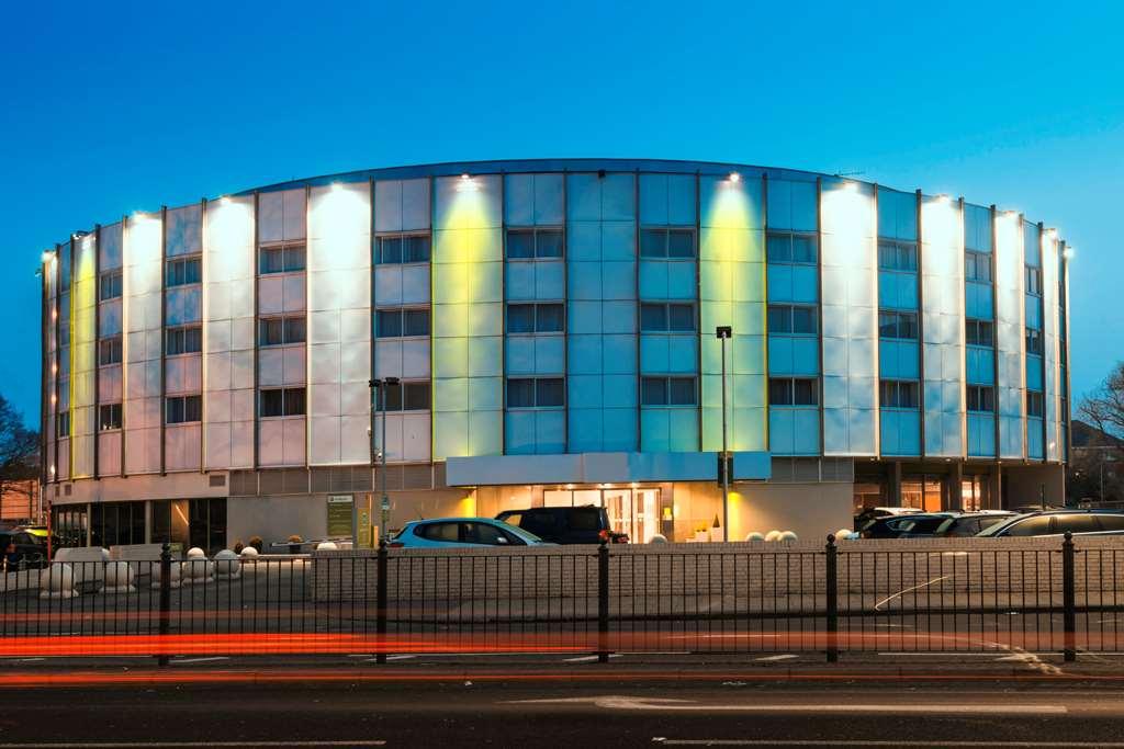 Best Western London Heathrow Ariel Hotel Hayes  Exterior foto